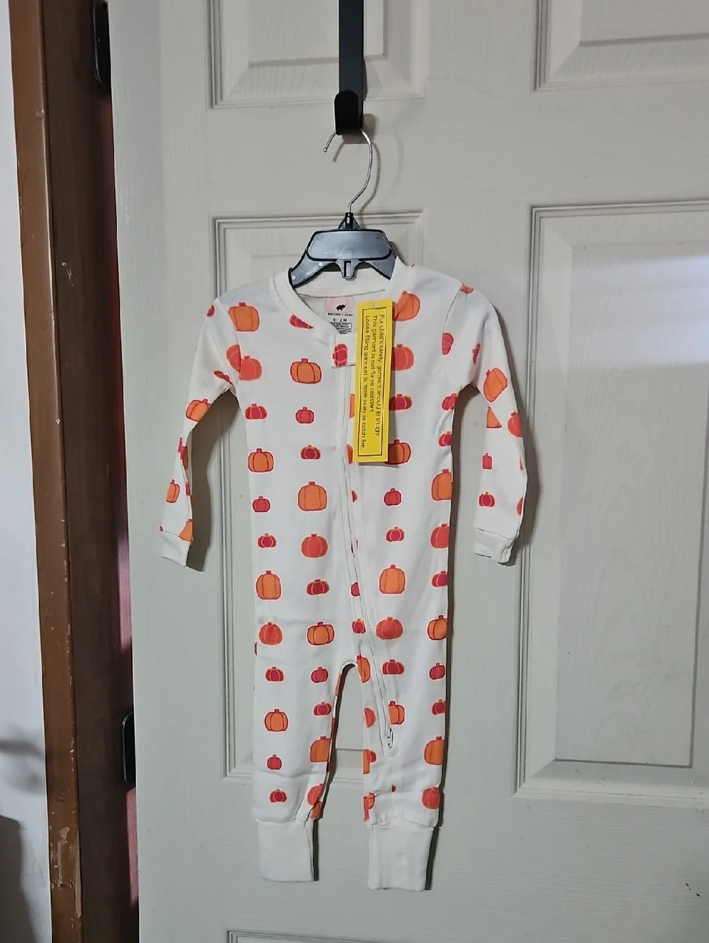 MONICA + ANDY One Piece Baby Pajamas: CREAM/PUMPKIN: NEW WITH TAGS: 9-12 MTH